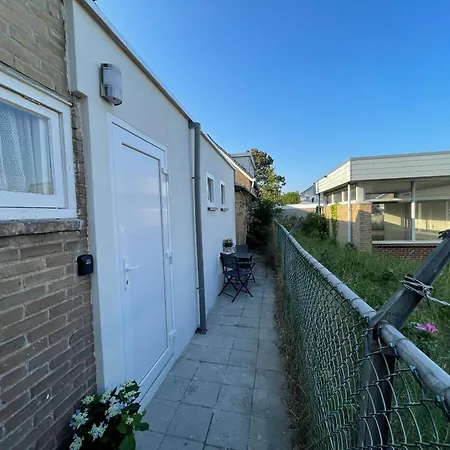 아파트 Tiny House In Aan Zee, The Netherlands