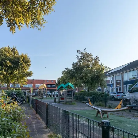 아파트 Tiny House In Aan Zee, The Netherlands
